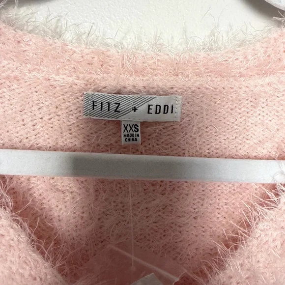 FITZ & EDDI Cropped Light Pink V-Neck Button Cardigan Sweater - Picture 4 of 7